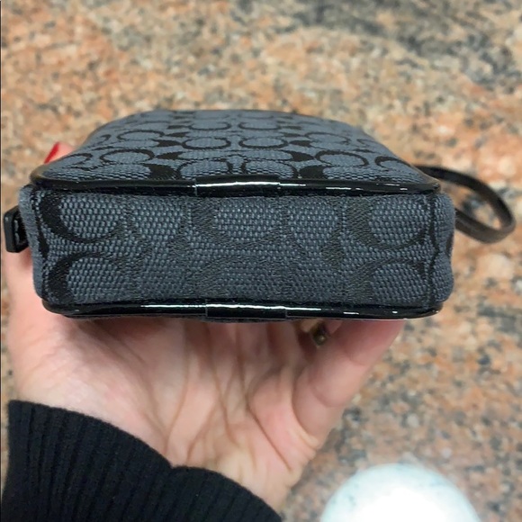 Authentic Coach Phone Wristlet - Picture 6 of 7